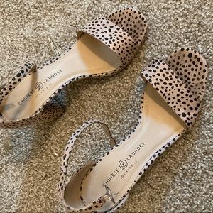 CHINESE LAUNDRY ANKLE STRAP SANDAL